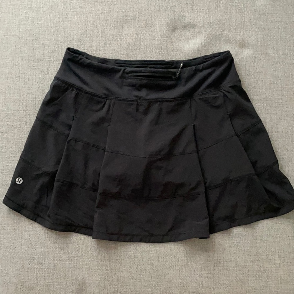 Black Lululemon tennis skirt size 6 tall